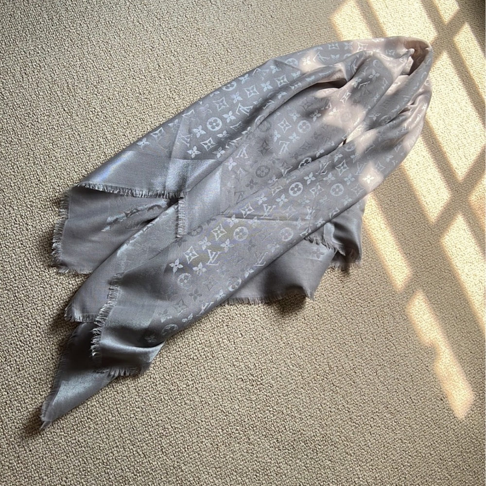 Louis Vuitton Monogram Scarf/Shawl